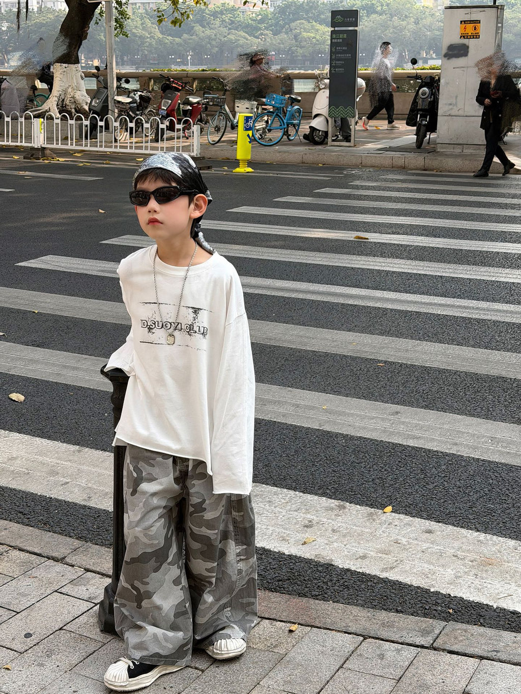 【90-160cm】字母破洞設計感T