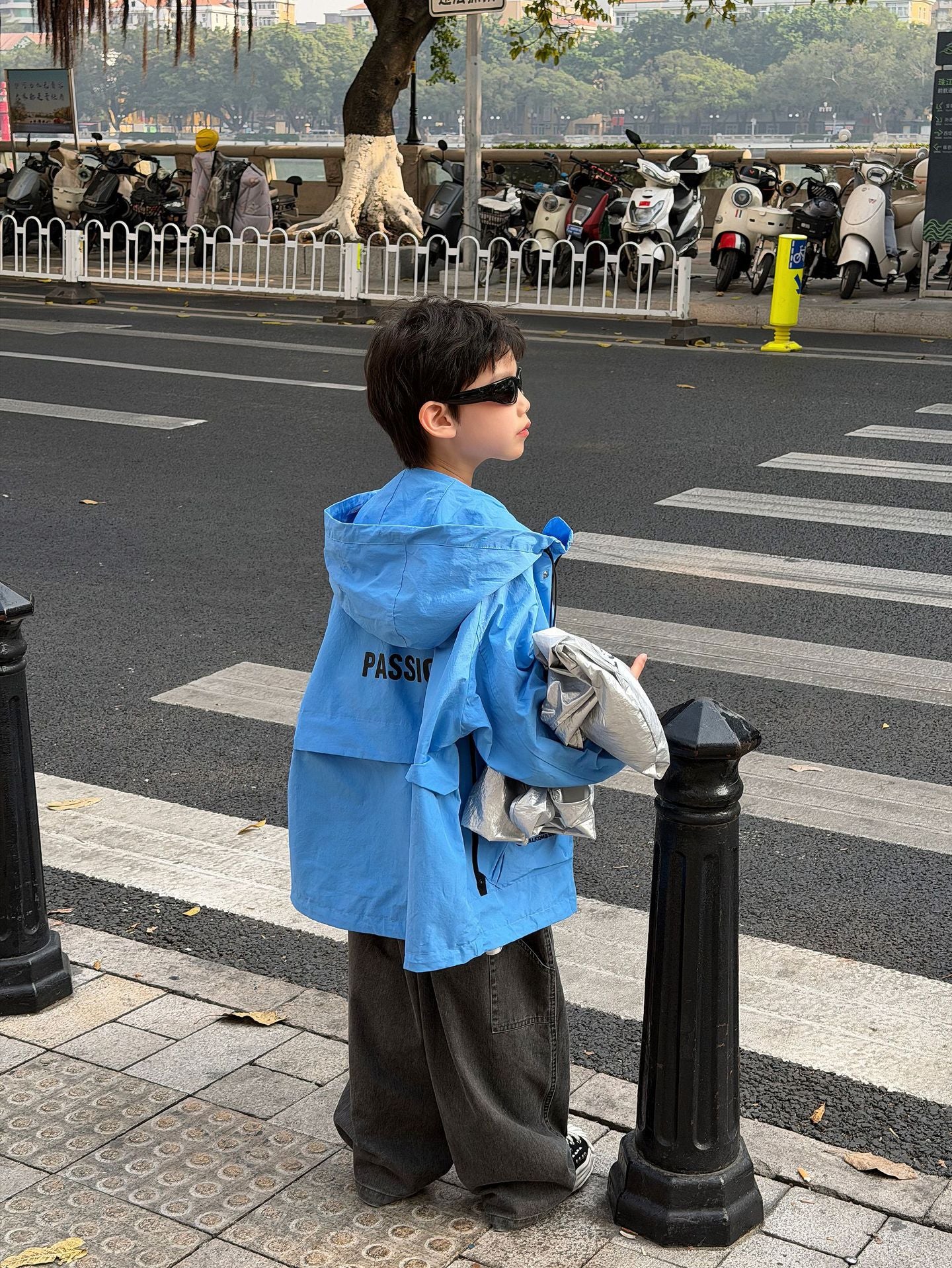 【90-160cm】休閒防風戶外衝鋒衣連帽外套