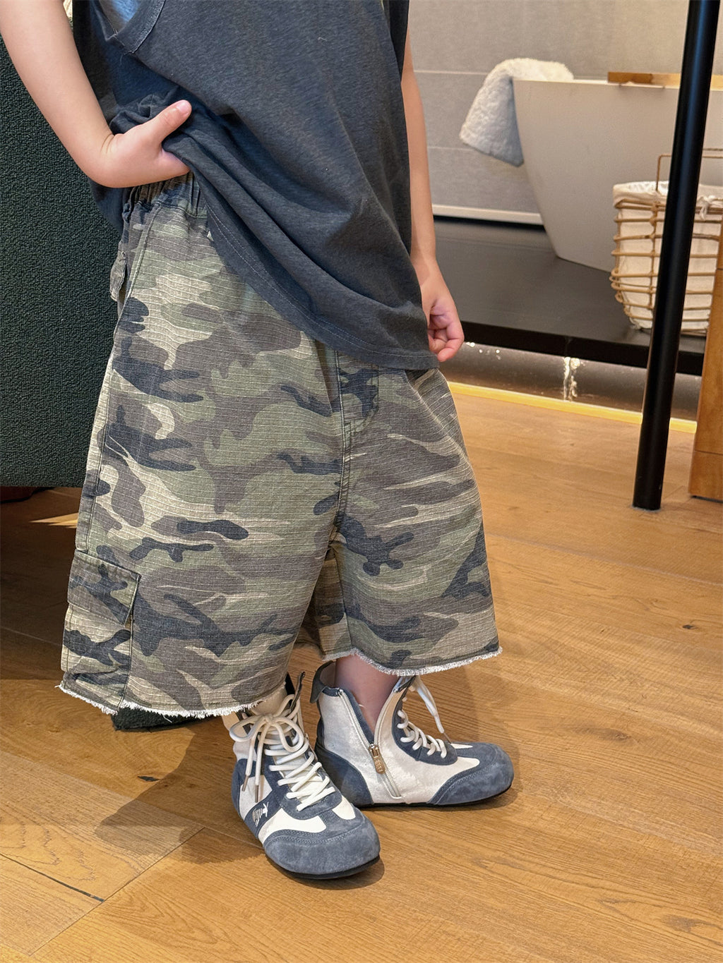 【100-160cm】韓系毛邊迷彩工裝八分褲