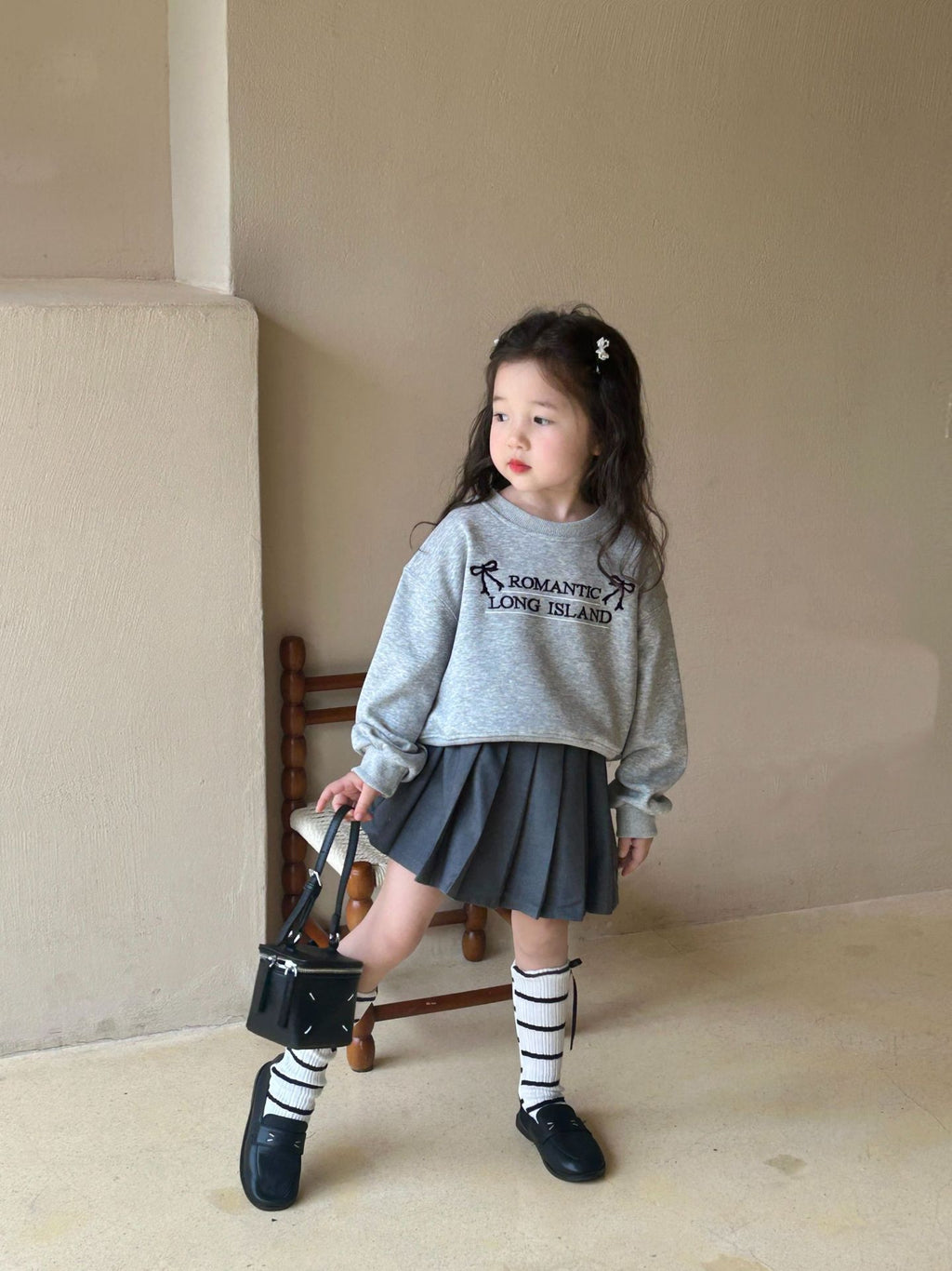 【現貨 110-130cm】刺繡蝴蝶結上衣 | 百褶裙