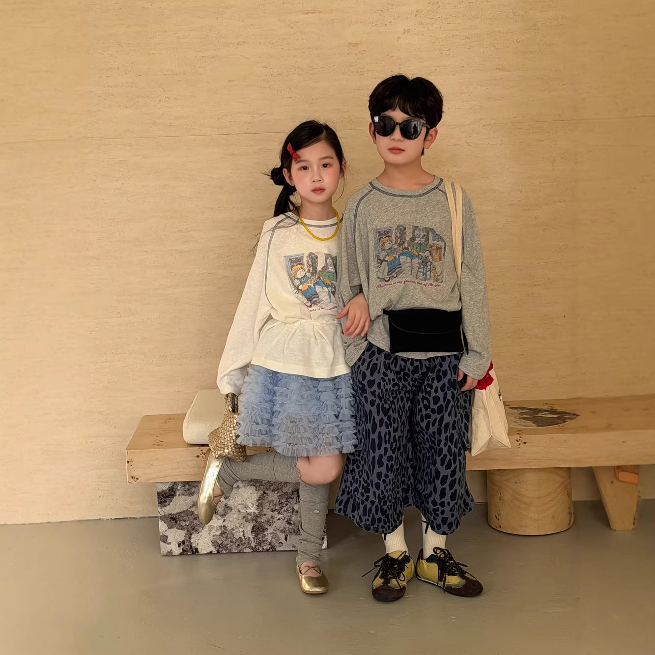 【100-160cm】卡通字母印花圓領長袖T