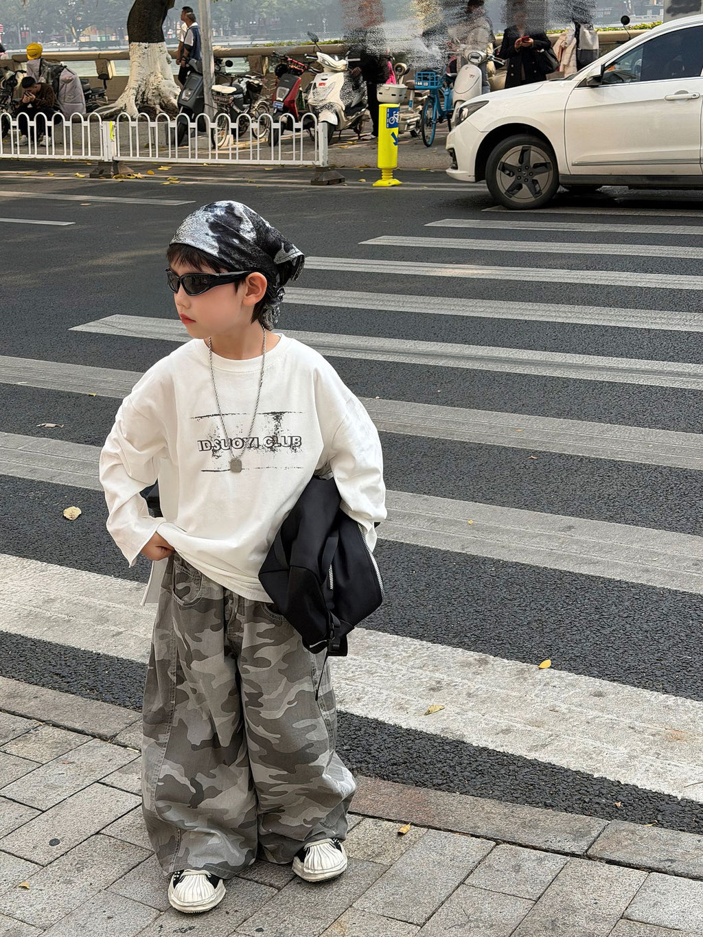 【90-160cm】字母破洞設計感T