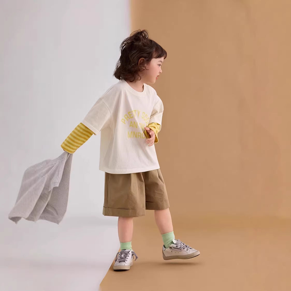 【90-150cm】拼色條紋字母T