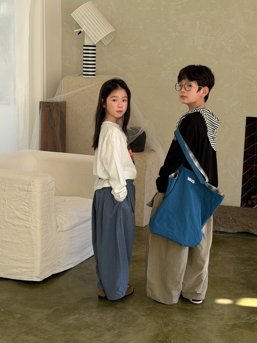 【100-160cm】字母圓領休閒寬鬆T