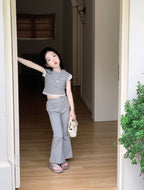 【90-150cm】辣妹字母蕾絲T | 針織彈力喇叭褲