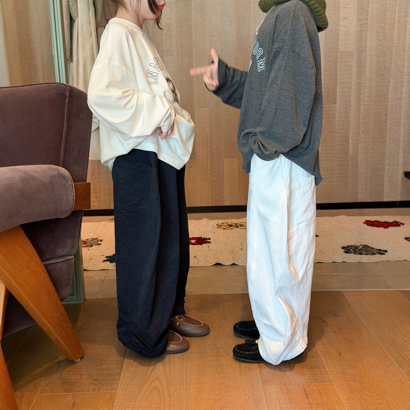 【90-160cm】(2色)純色百搭休閒彎刀褲