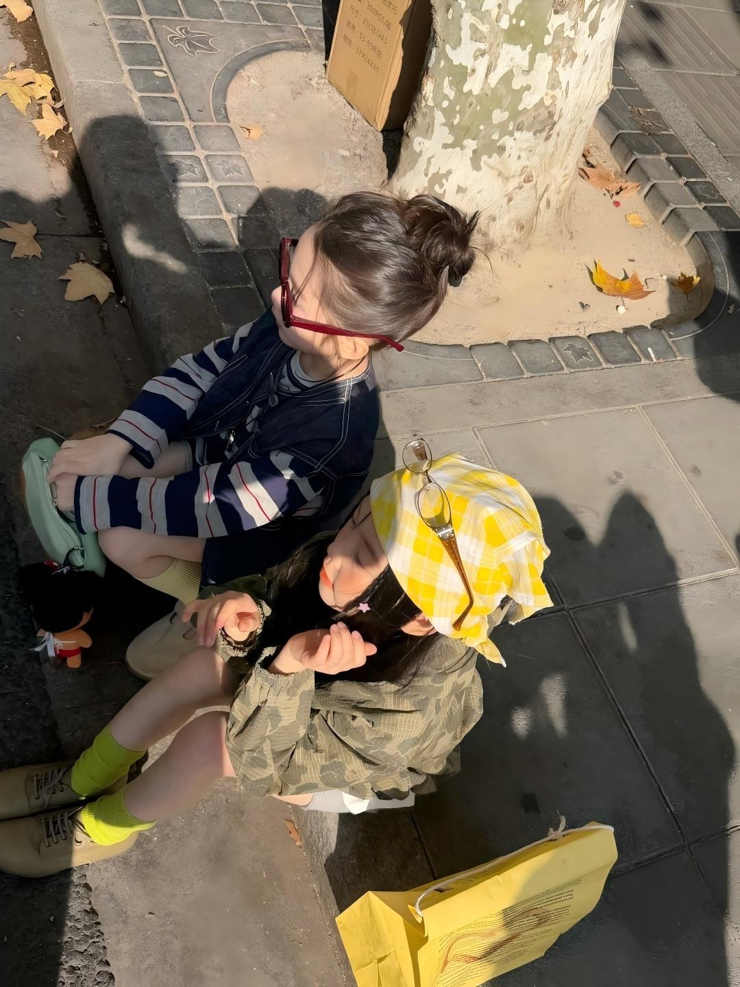 【90-140cm】寬鬆條紋T恤 | 牛仔馬甲 | 不規則針織短褲