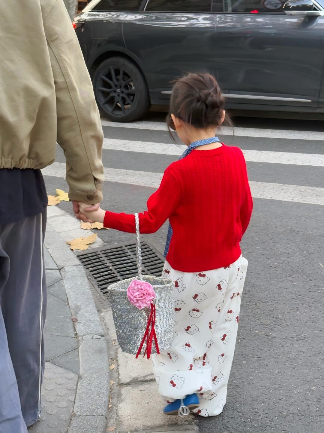 【90-140cm】麻花針織開衫 | KT休閒褲