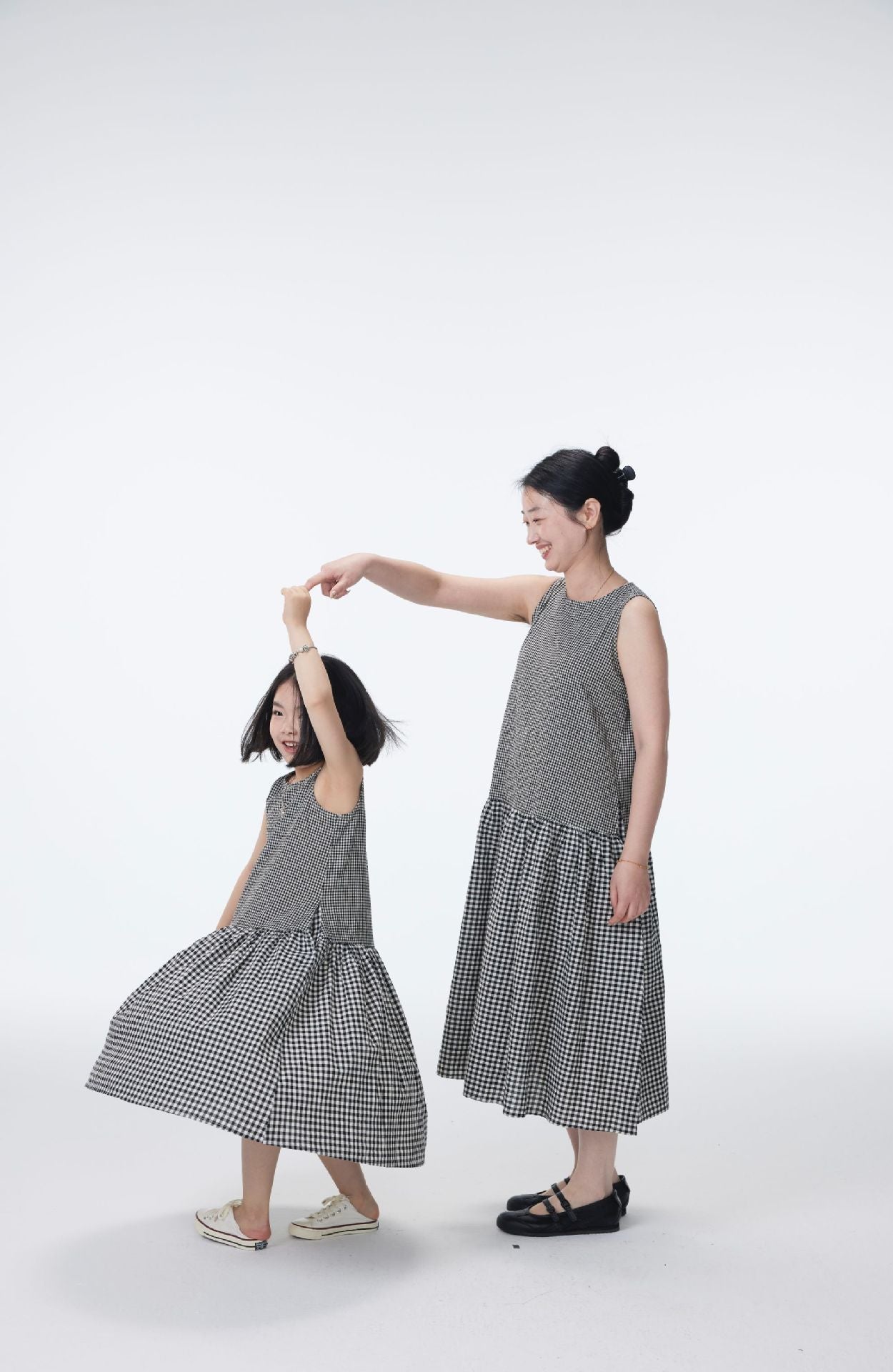 【90-150cm / M.L】【親子裝】日系大小格子拼接無袖連身裙