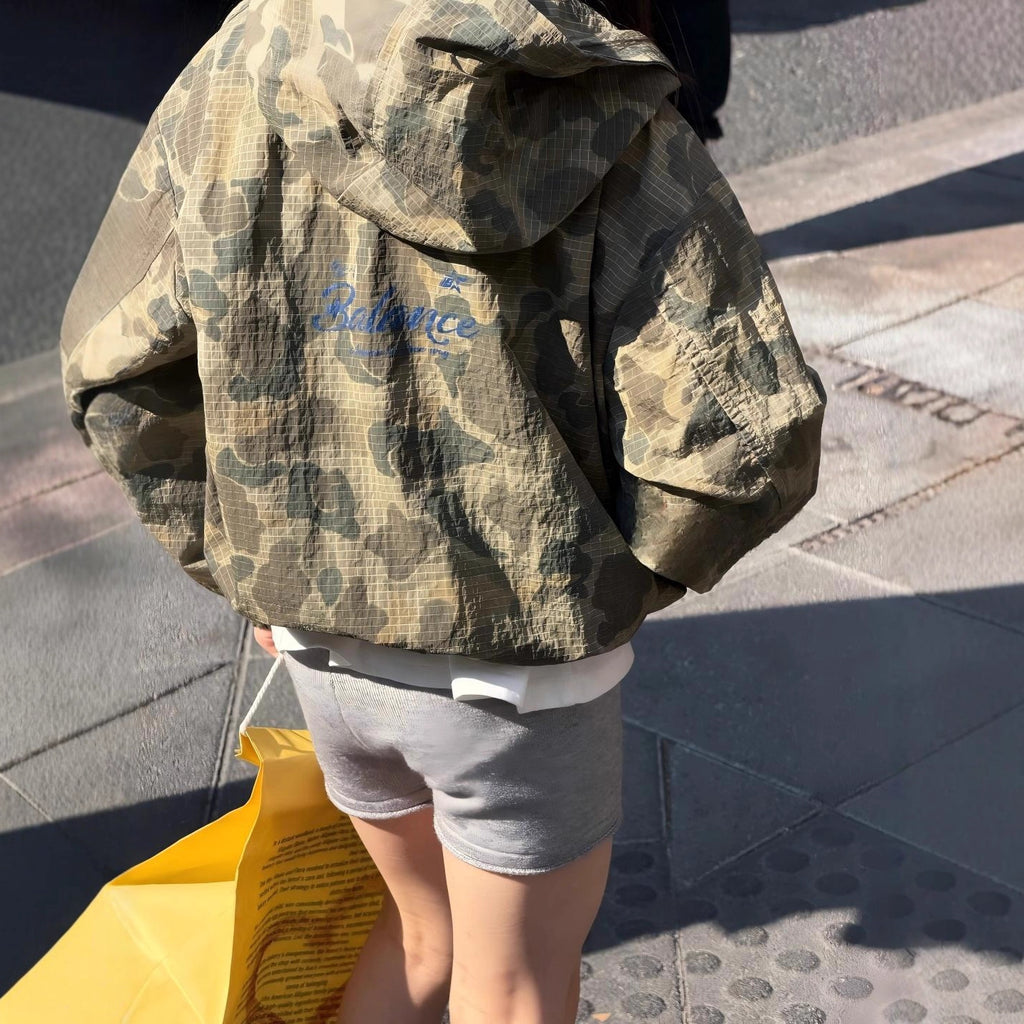 【90-140cm】迷彩連帽休閒上衣中小童洋氣時髦刺繡美式夾克