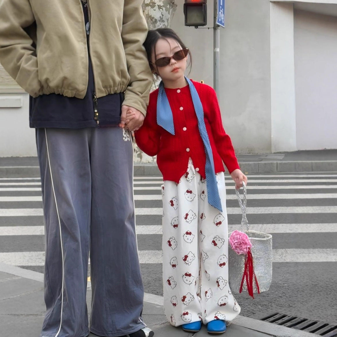 【90-140cm】麻花針織開衫 | KT休閒褲