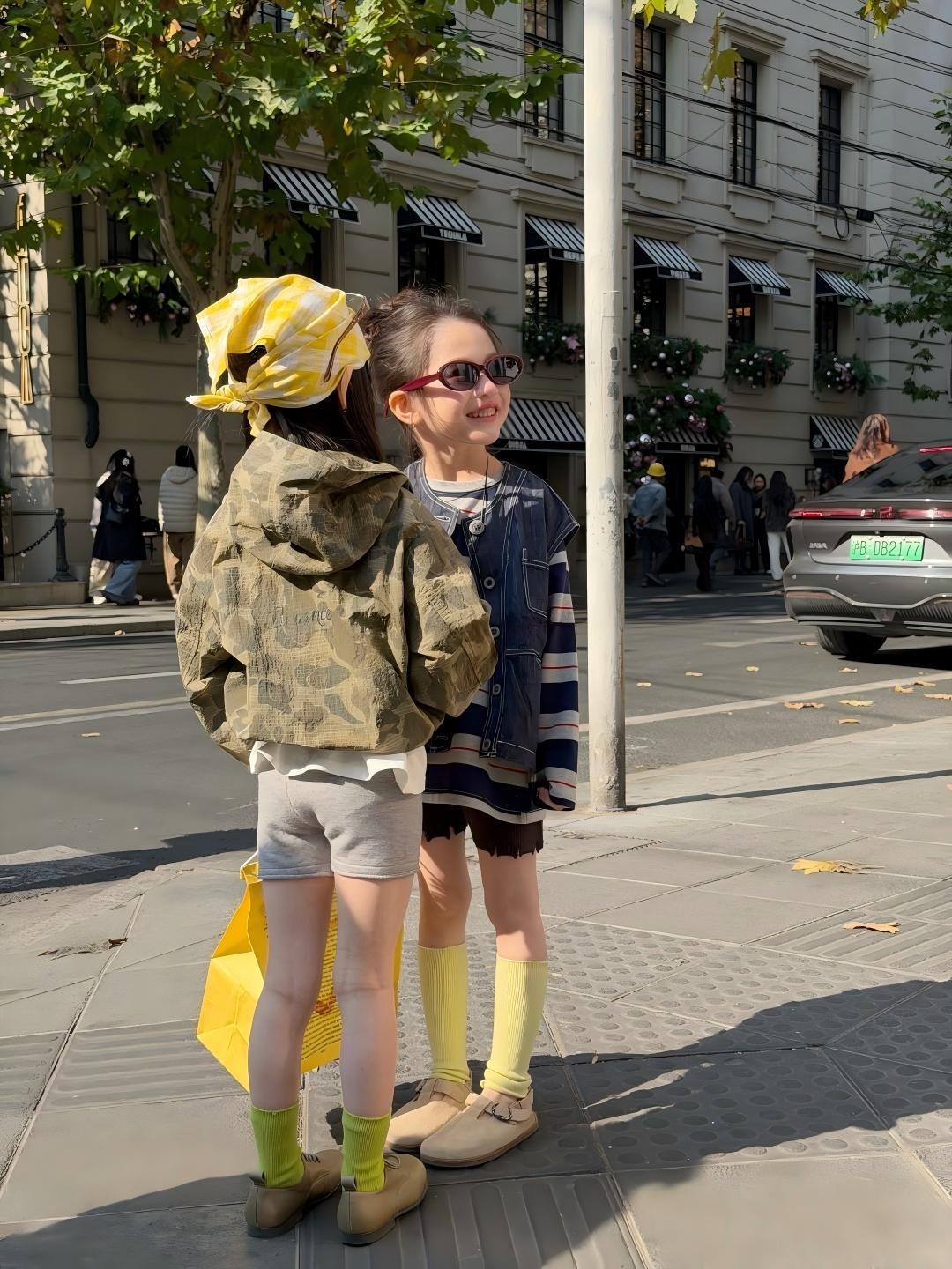 【90-140cm】寬鬆條紋T恤 | 牛仔馬甲 | 不規則針織短褲