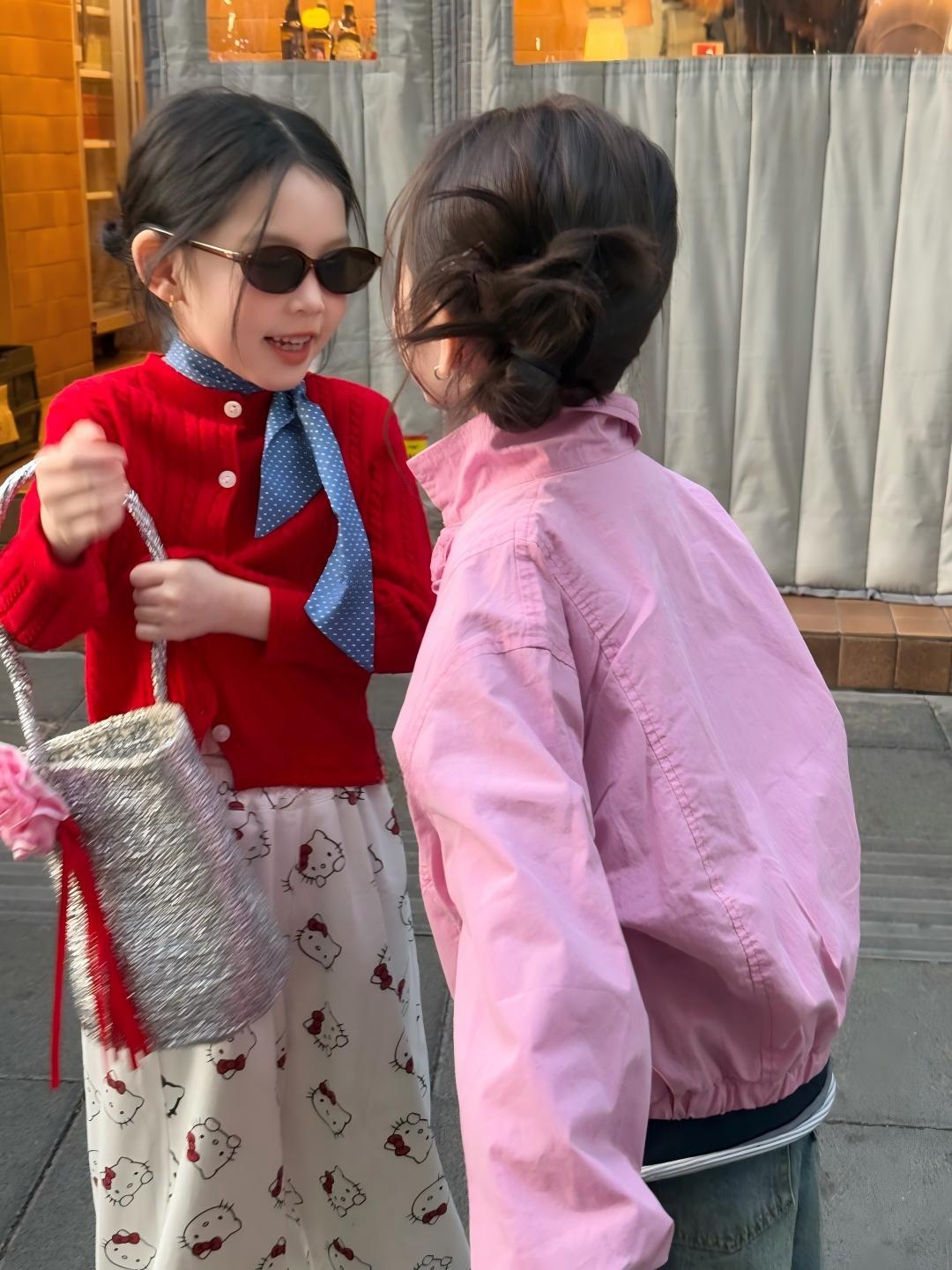 【90-140cm】麻花針織開衫 | KT休閒褲