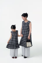 【90-150cm / F】【親子裝】日系荷葉邊黑灰格背心裙