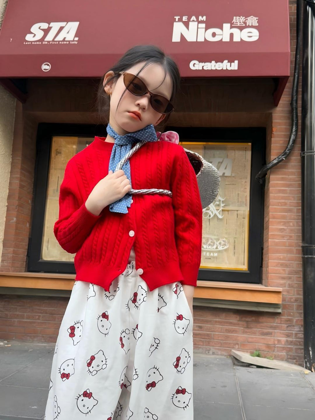 【90-140cm】麻花針織開衫 | KT休閒褲