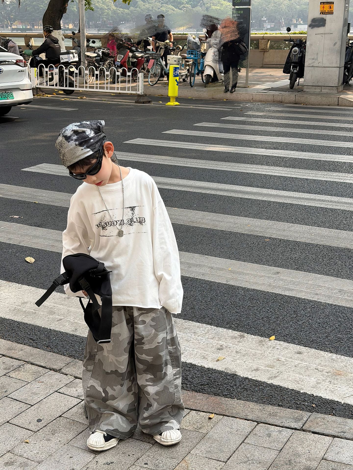 【90-160cm】字母破洞設計感T