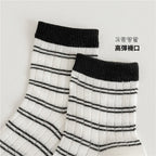 黑白字母條紋網眼中筒襪