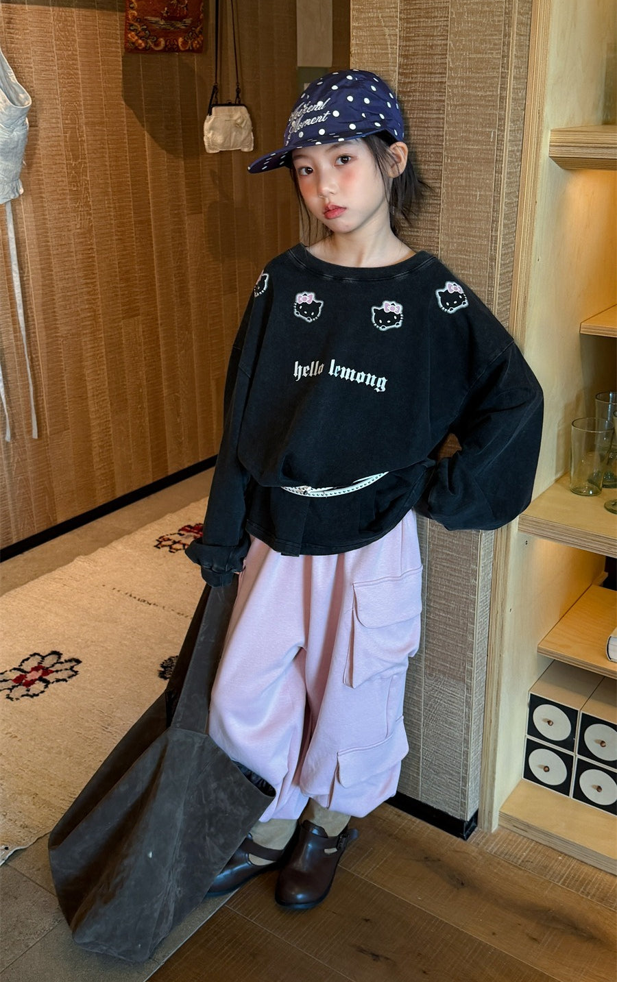 【100-160cm】(2色)KT貓刺繡上衣